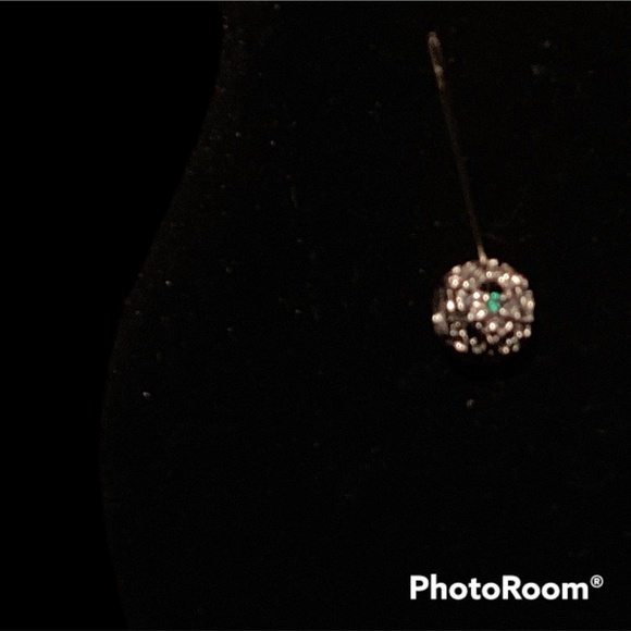 Charm with green stone - Picture 1 of 1